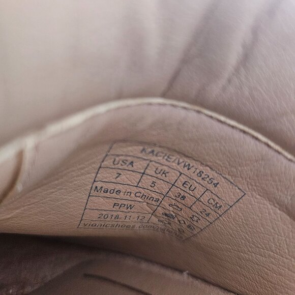 Vionic Kacie Red Suede Clogs Mules Slip On Womens Sz 7 NEW READ - Picture 11 of 11